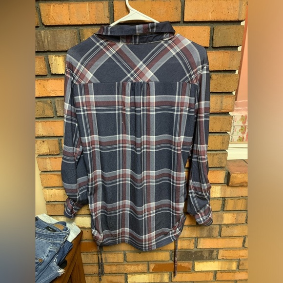 Robert Louis Casual Plaid Button Down Shirt in Blue and Red - Picture 2 of 3